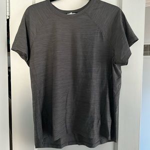 Athleta ultimate train tee textured gray size large
